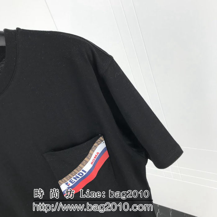 FENDI芬迪 x FLE19早春聯名款 口袋印花 黑色短袖 簡約的一款短T 高版本男女同款 ydi2538